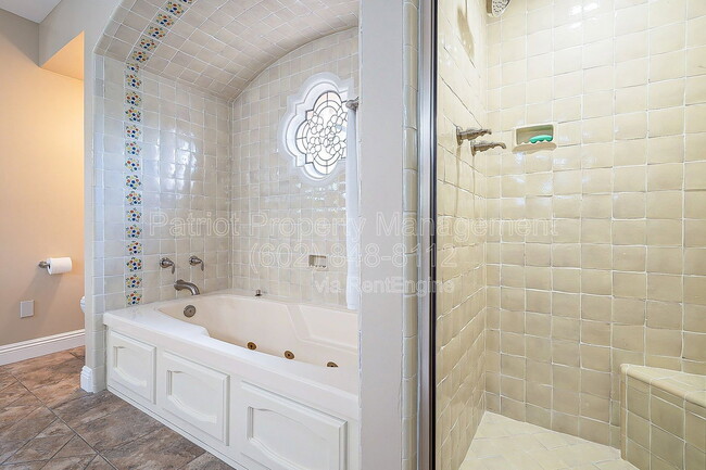 Building Photo - 8602 E Vista Del Lago