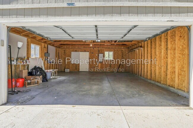 Building Photo - 630 S Clarkson St