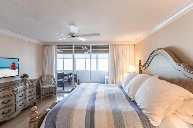 Building Photo - 1055 W Peppertree Dr