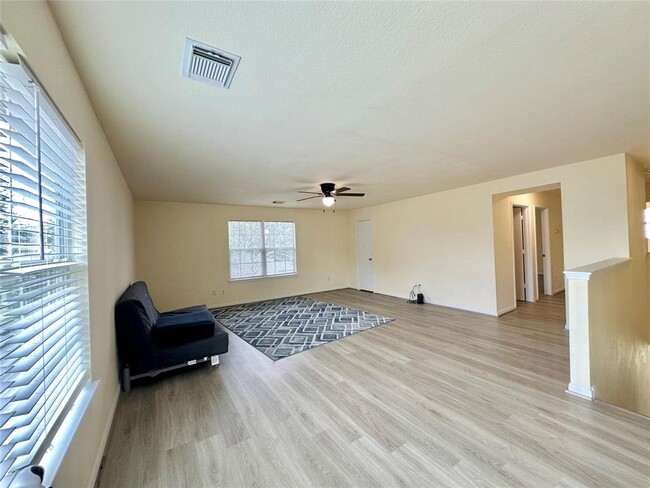Building Photo - 2214 Bristol Bend Ln