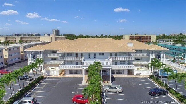 Building Photo - 1461 S Ocean Blvd