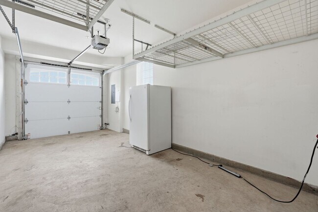 Building Photo - Welcome to your new home at The Villas at Eastgate!