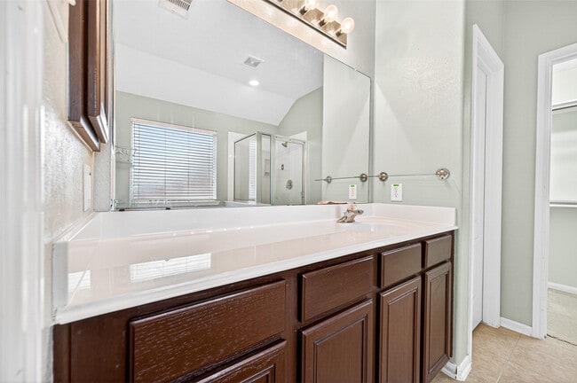 Building Photo - 24822 Diamond Run Ct