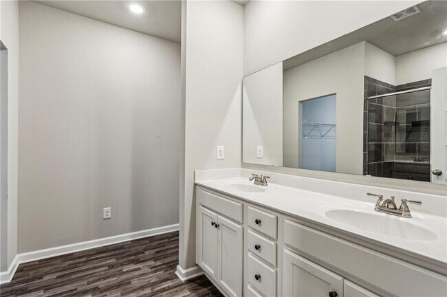Building Photo - 2111 Wesson Ct