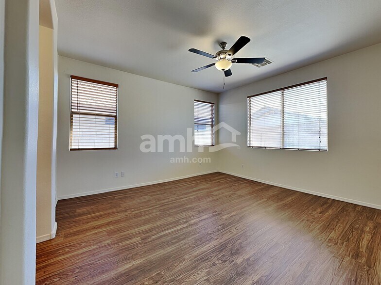 Building Photo - 12363 W Jackson St