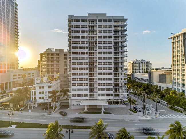 Building Photo - 209 N Fort Lauderdale Beach Blvd