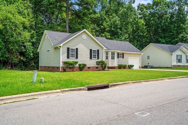 Building Photo - 1300 Poplar Ridge Rd