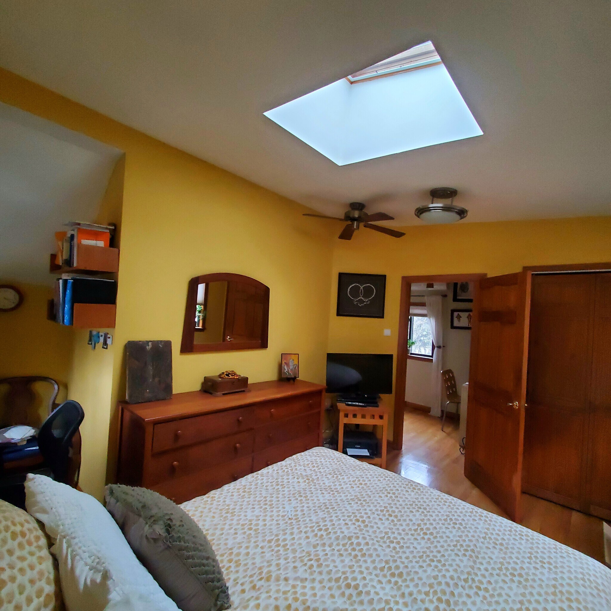 Master bedroom - 191 Elliot St