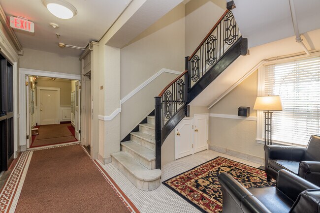 Building Photo - 51 Worthington Pl