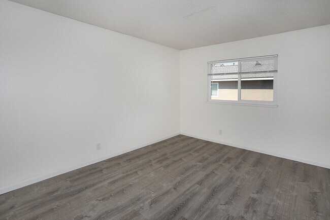 Building Photo - 7912 Rainbow Cir
