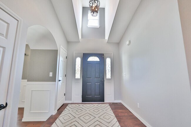 Building Photo - 151 N Meadow Ridge Trail