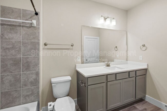 Building Photo - 9012 Lonestar Creekbend Ln