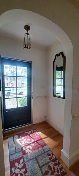 Building Photo - 520 N Broad St
