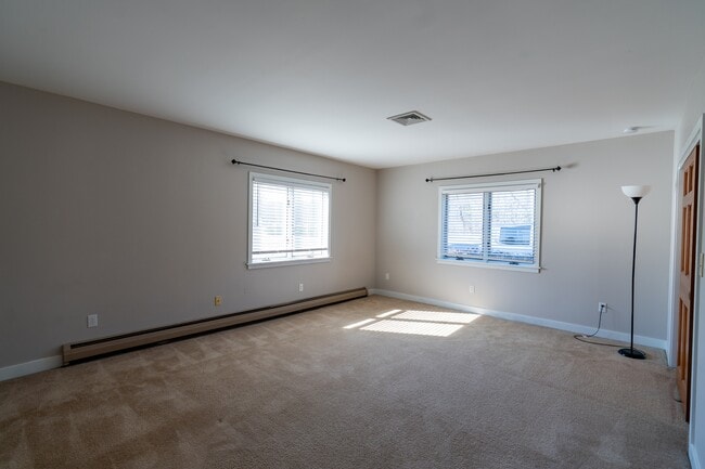 Building Photo - 363 Blackstrap Rd