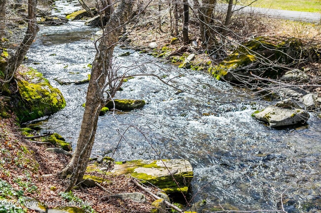 Building Photo - 671 Watson Hollow Rd