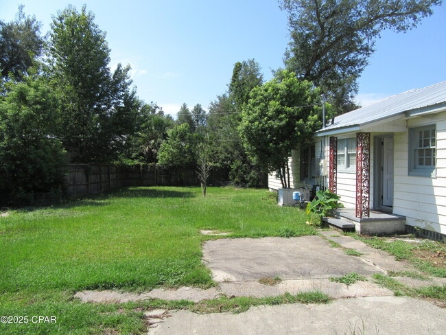 Building Photo - 304 Allen Ave