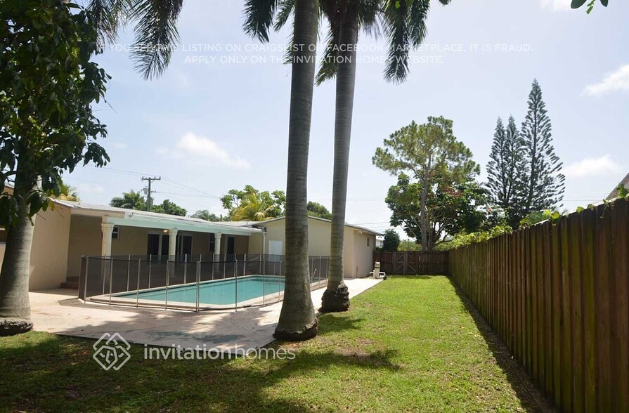 Building Photo - 9000 SW 164th St