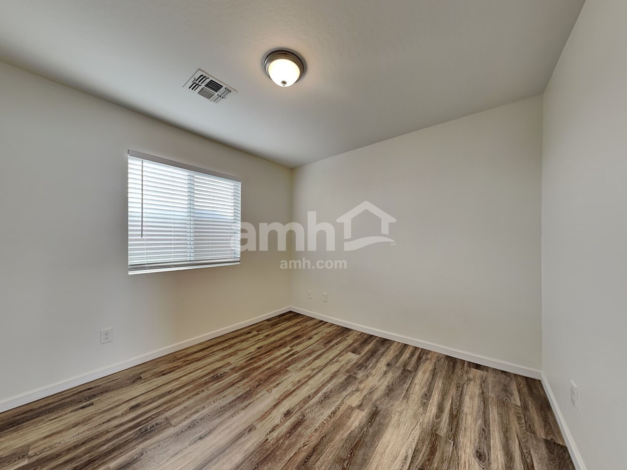 Building Photo - 22972 W Gardenia Dr