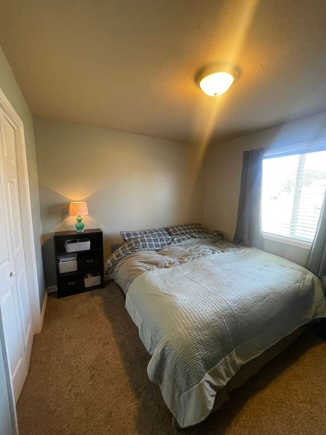 Building Photo - Pet Friendly UNFURNISHED LONG TERM Kalispe...