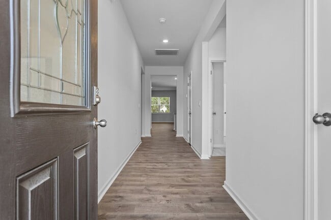 Building Photo - Beautifully designed 4-bedroom, 2-bath ranch