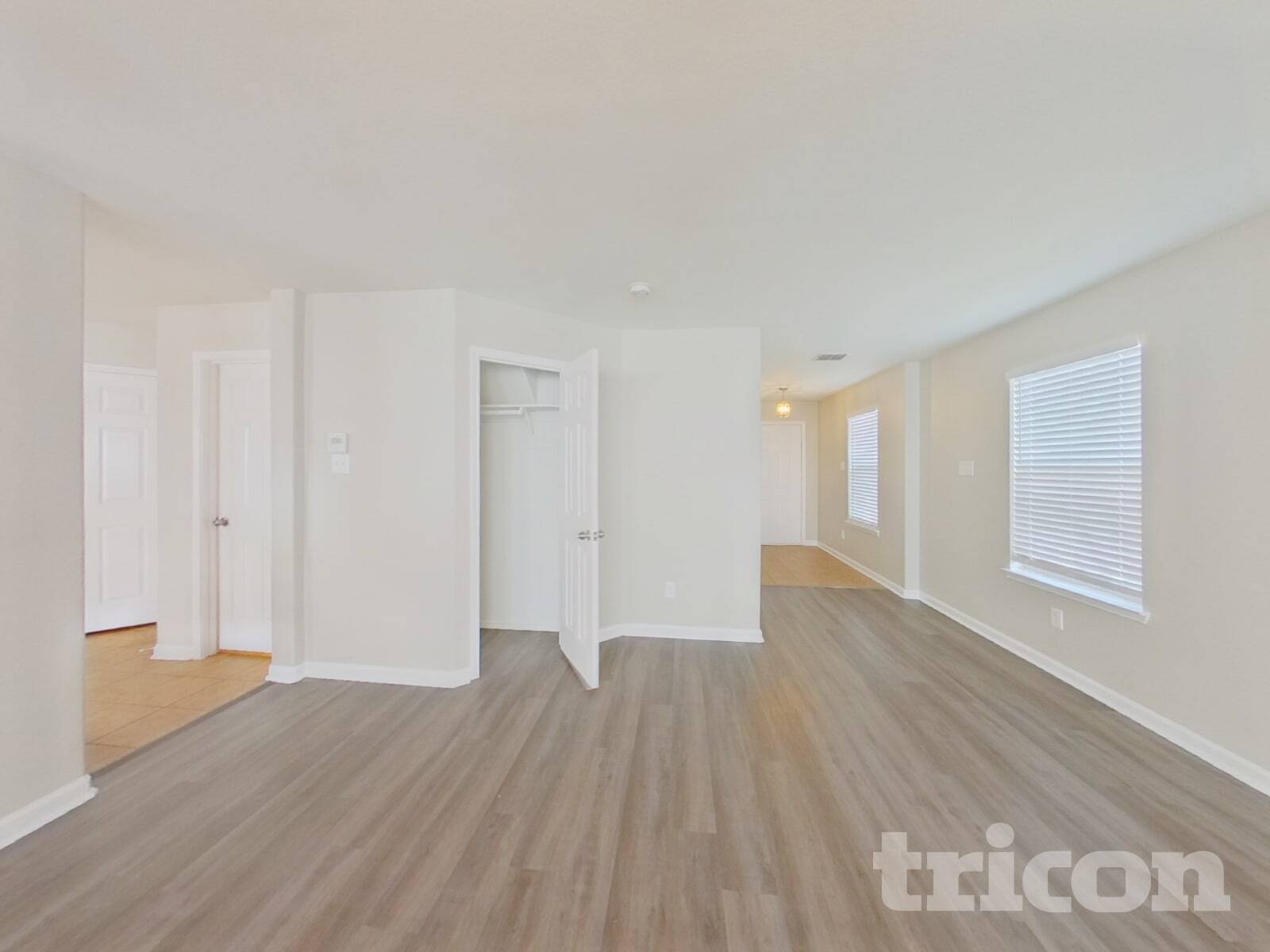 Building Photo - 801 Santa Rosa Dr