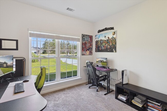 Building Photo - AVAILABLE JULY 2025 [PET FRIENDLY]