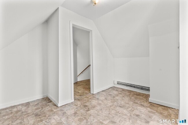 Building Photo - 426 Poplar St