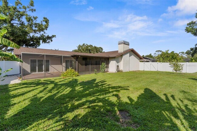 Building Photo - 4250 Marlowe Dr