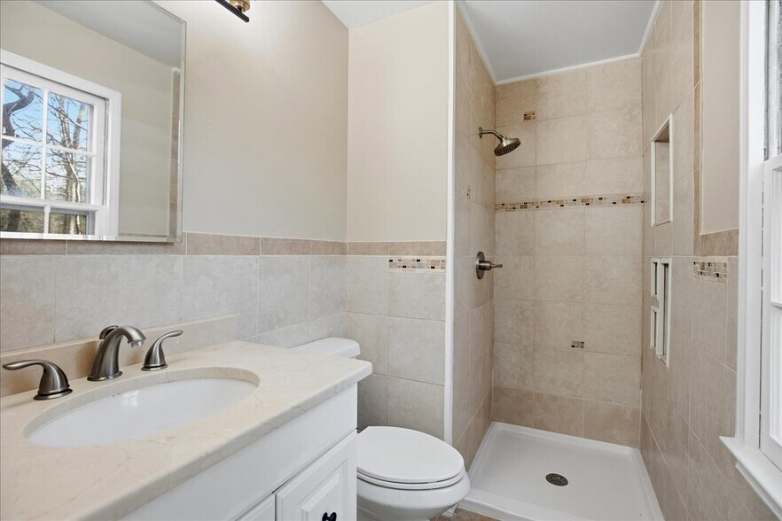 Building Photo - 1501 Chatham Colony Ct