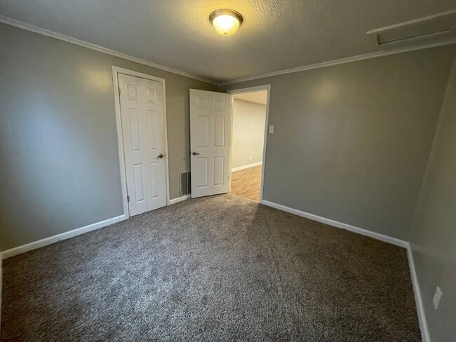 Building Photo - Cozy 2 Bedroom Rental Property in Noblesvi...