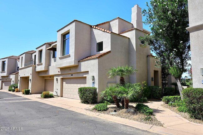 Primary Photo - 8989 N Gainey Center Dr
