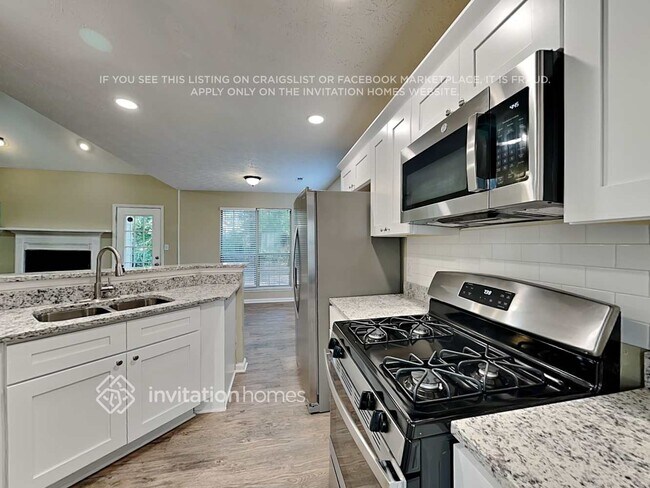 Building Photo - 552 Horseshoe Cir