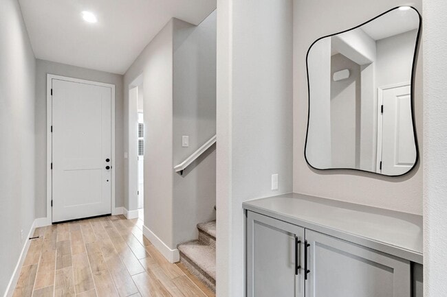 Building Photo - 4415 Horizon Dr