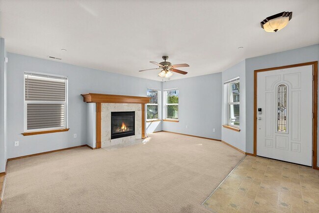 Building Photo - Spacious 4-Bed Home in DuPont | Huge Loft & 5 Mins to JBLM!