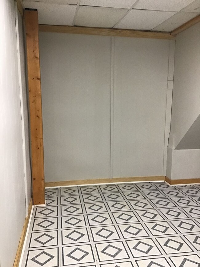 Building Photo - Spacious Mountain Home With Finished Basement & Great Location!