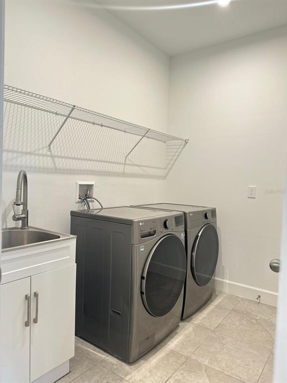 Building Photo - 3220 Canna Lily Pl