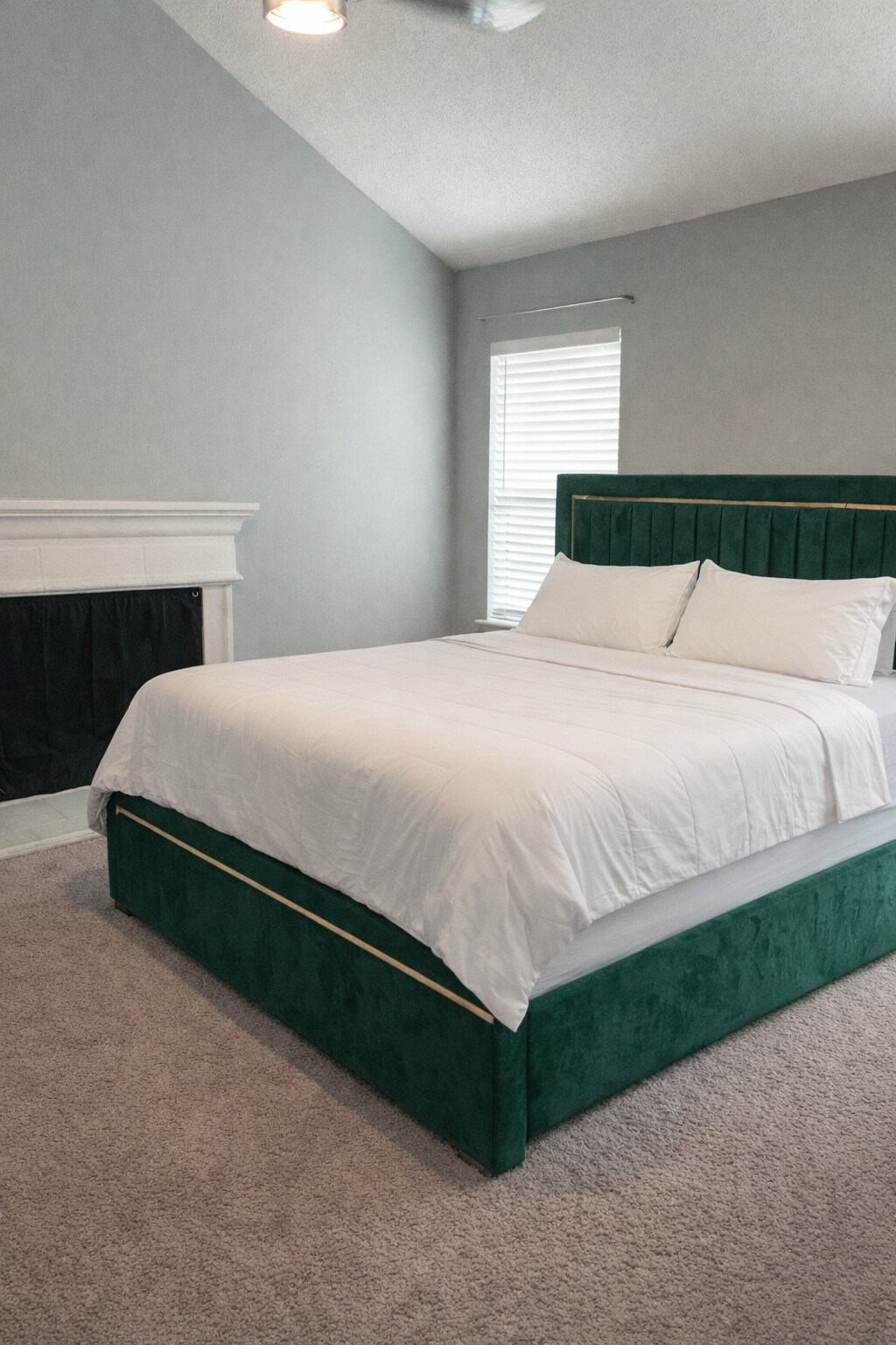 Building Photo - Room in House on Browns Mill Trail