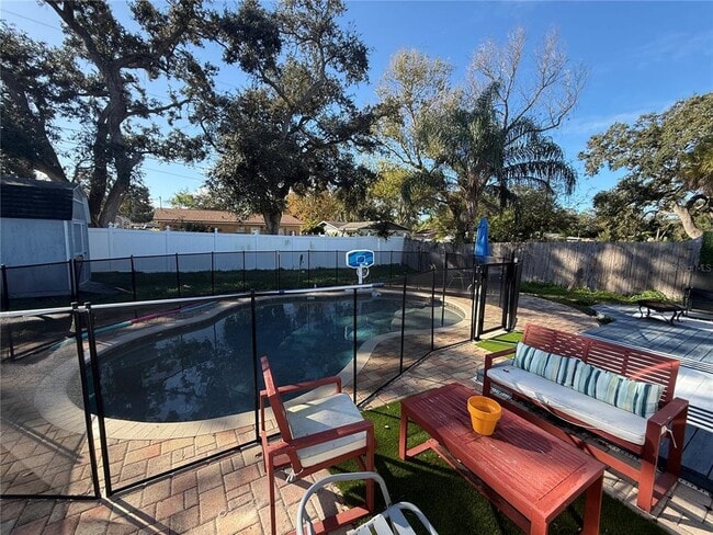 Building Photo - 3066 19th Pl SW