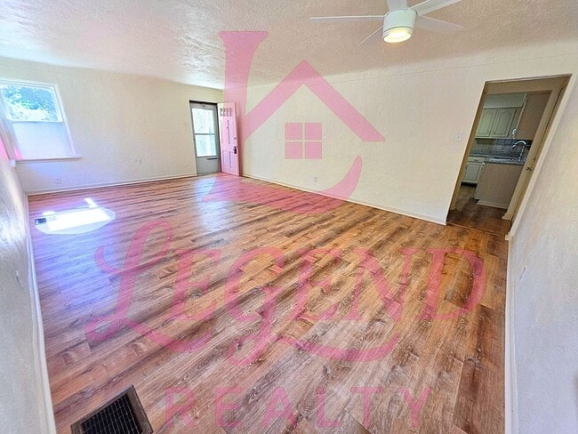 Building Photo - Charming 3-Bedroom with Huge Yard & Covere...