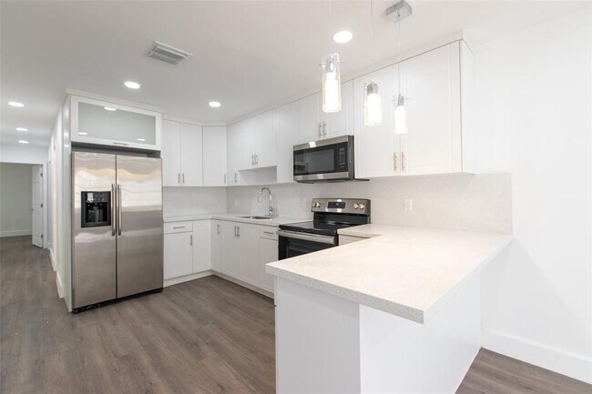 Building Photo - 2921 NW 25th St