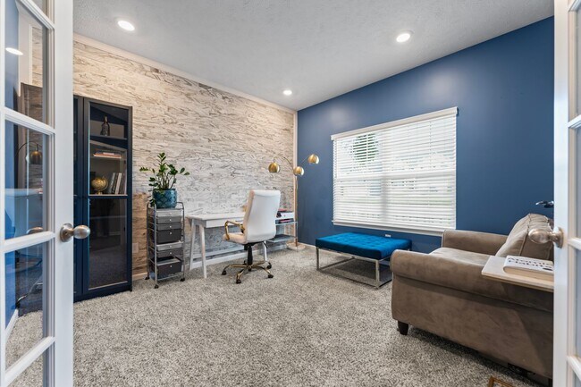 Building Photo - 8609 Warbler Br Wy