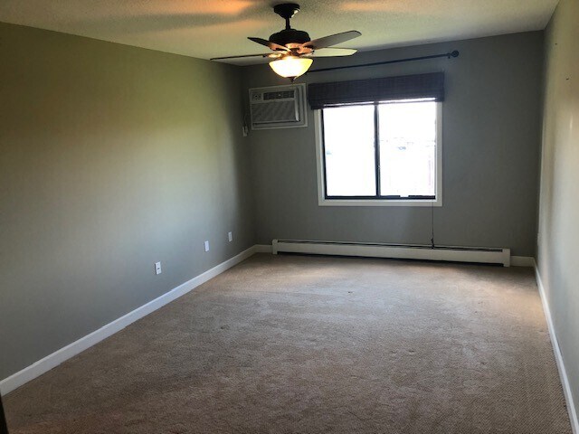 Building Photo - 1690 Highway 36 W Unit Apt 226