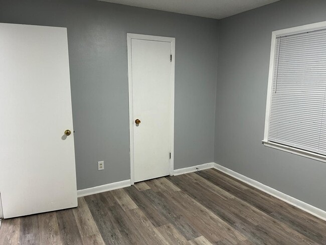 Building Photo - 614 Miller Ave