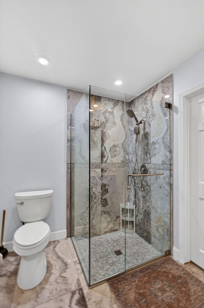 Building Photo - 168 Thornton Dr