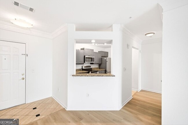 Building Photo - 3334 Peachtree Rd NE