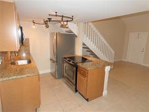 Building Photo - 1455 Holly Heights Dr