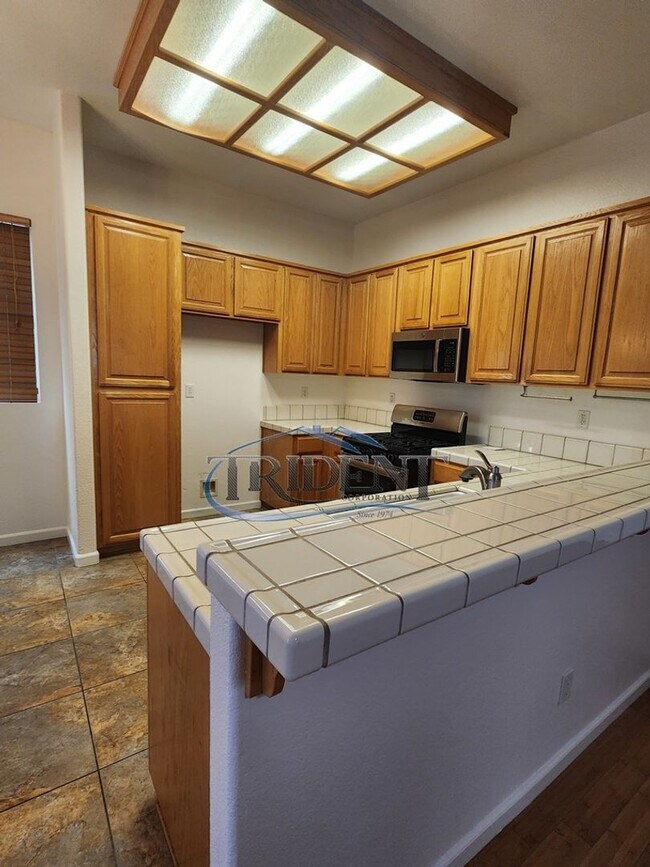 Building Photo - 3 bedroom 2 bath near schools and parks