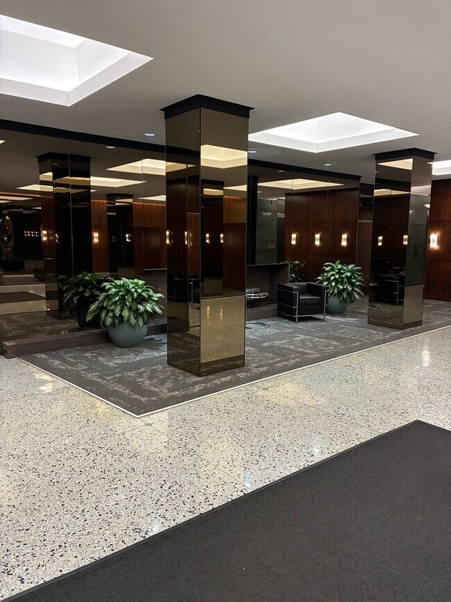 Building Photo - 535 N Michigan Ave