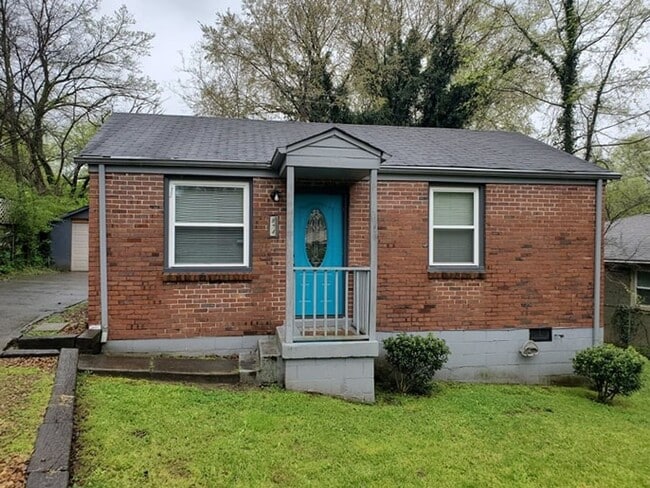 Building Photo - Prime East Nashville Living!