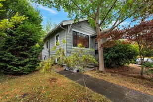Building Photo - 3038 NW 72nd St